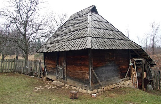 maison rondins serbie 2