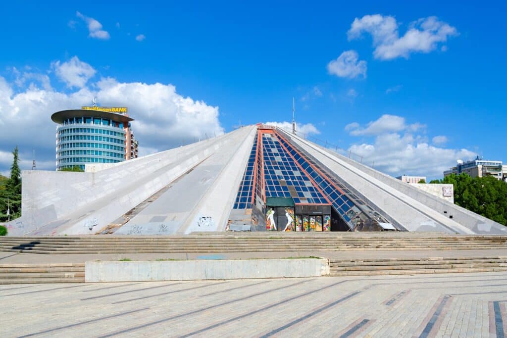 pyramide de Tirana