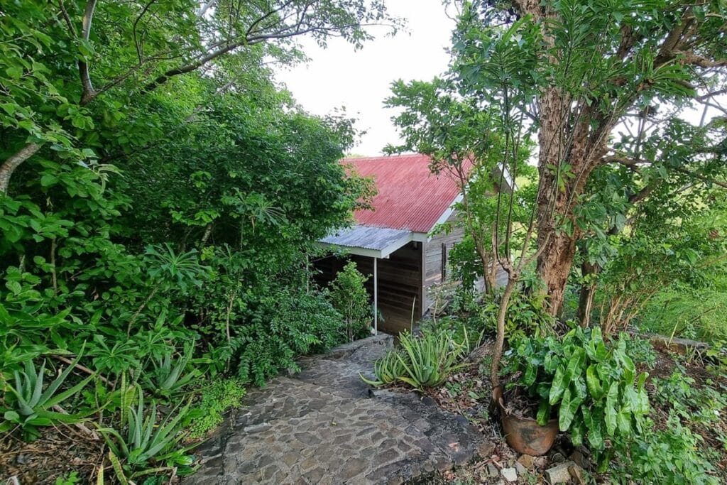 sentier vers le chalet