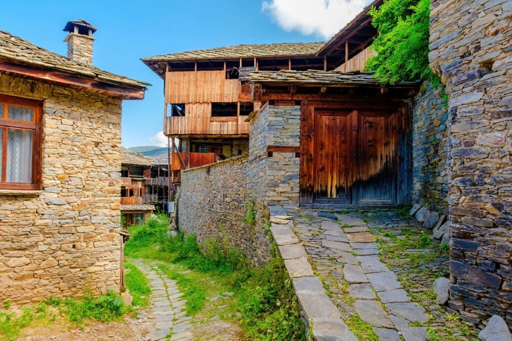 maison traditionnelle bulgare dans le village de Kovachevitsa