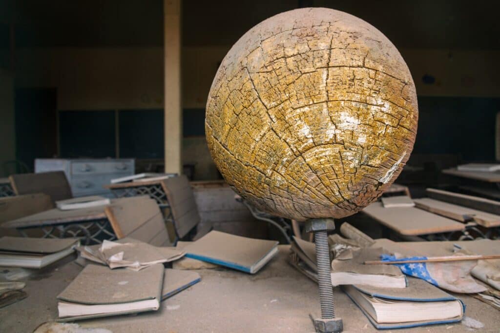 intérieur école abandonnée de Bodie