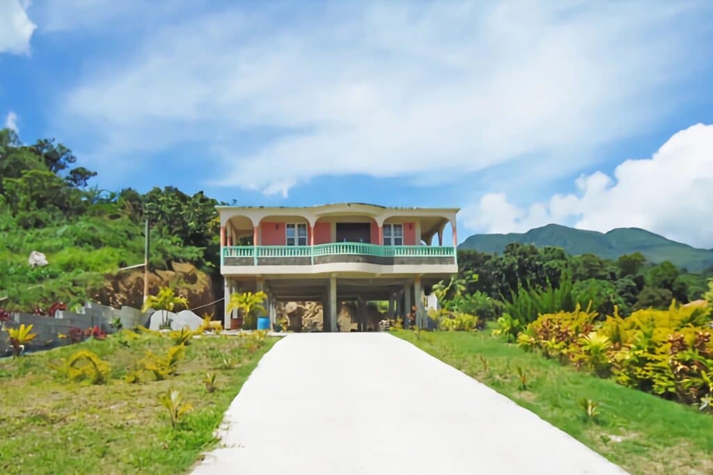 maison sur pilotis à Cochrane