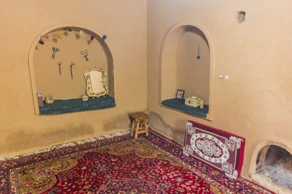 intérieur maison rurale iranienne