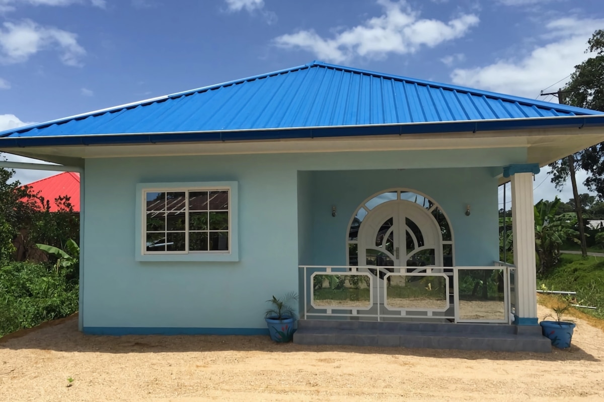 maison bleue au Suriname