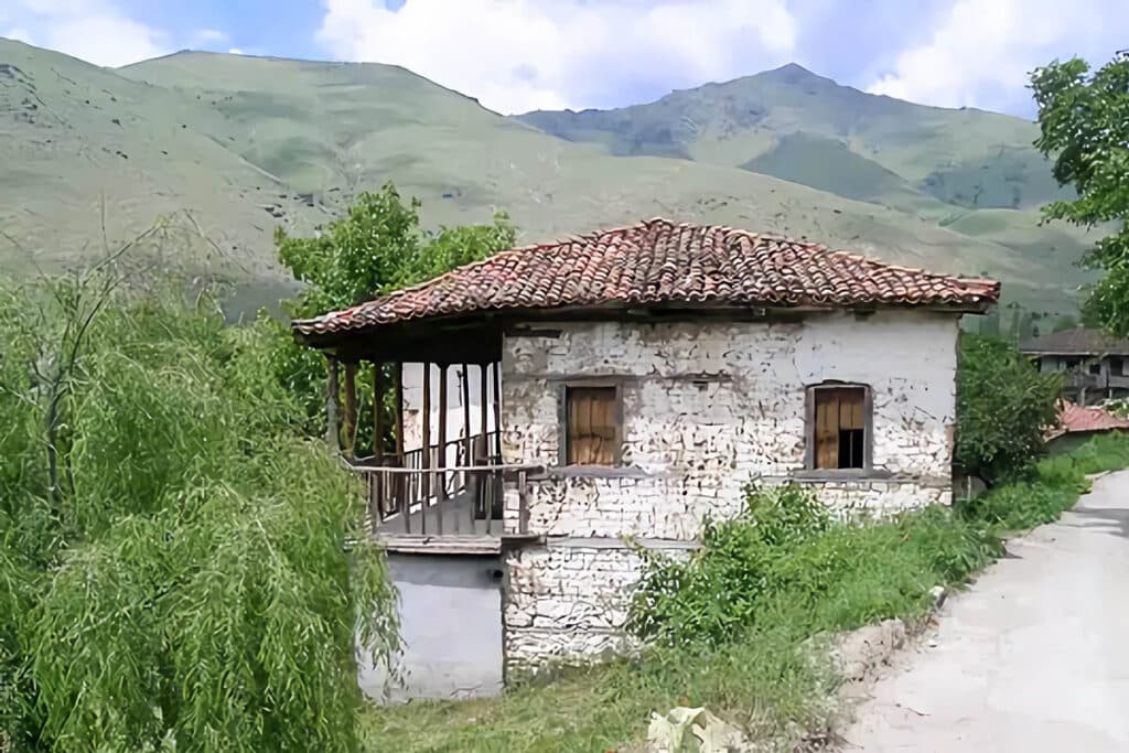 maison traditionnelle en pierre en grèce