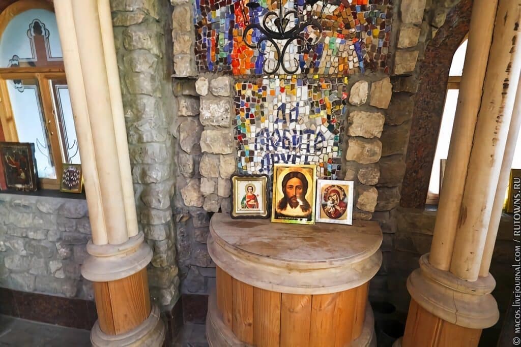 intérieur temple de toutes les religions