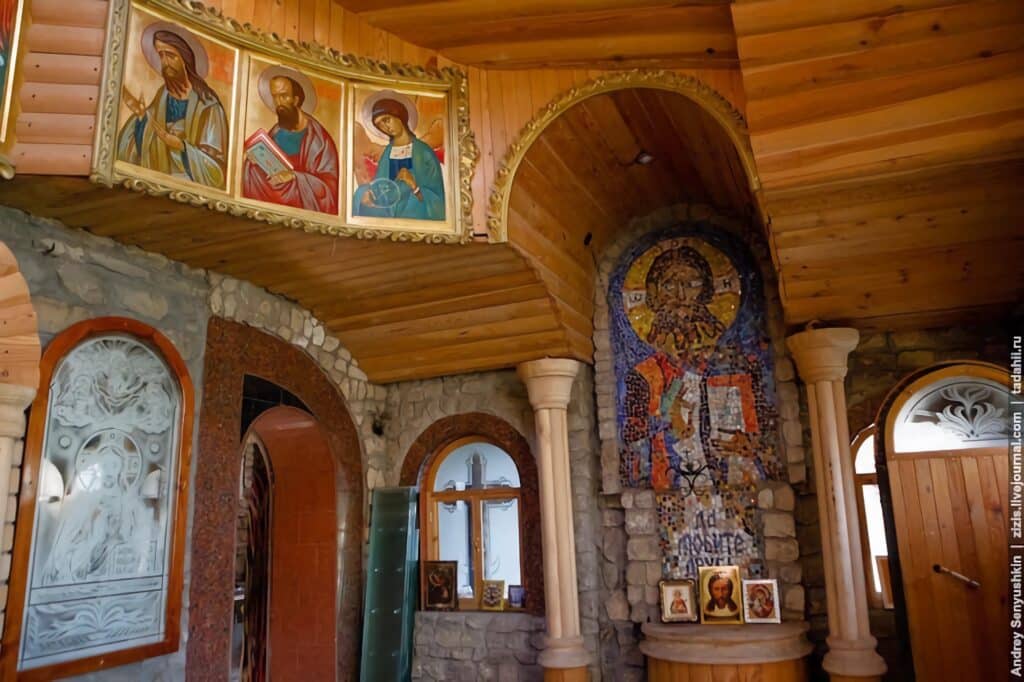 intérieur temple de toutes les religions