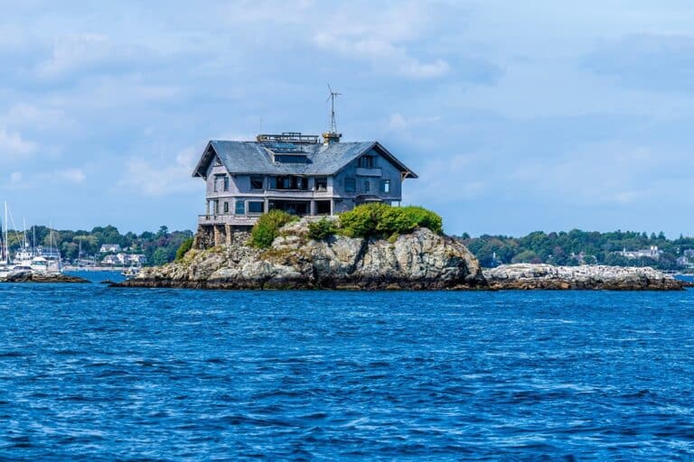 Clingstone house