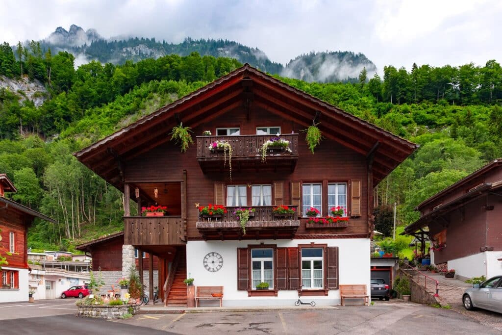 chalet suisse traditionnel