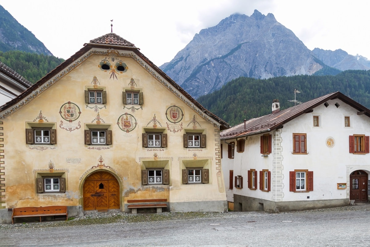 maisons traditionnelles de l'Engadine