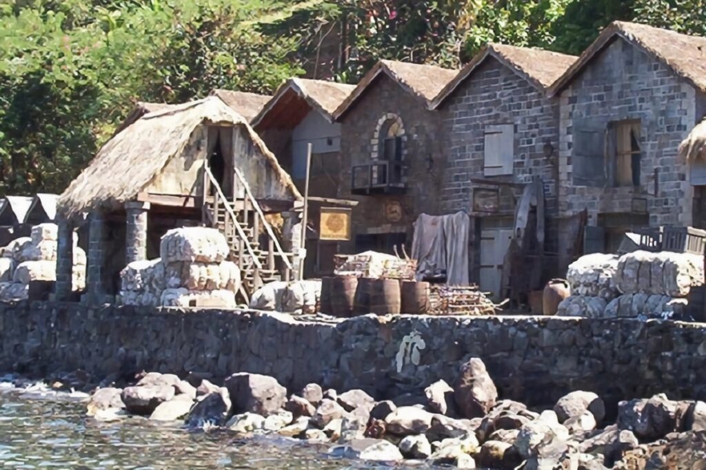 village Pirates de Caraïbes