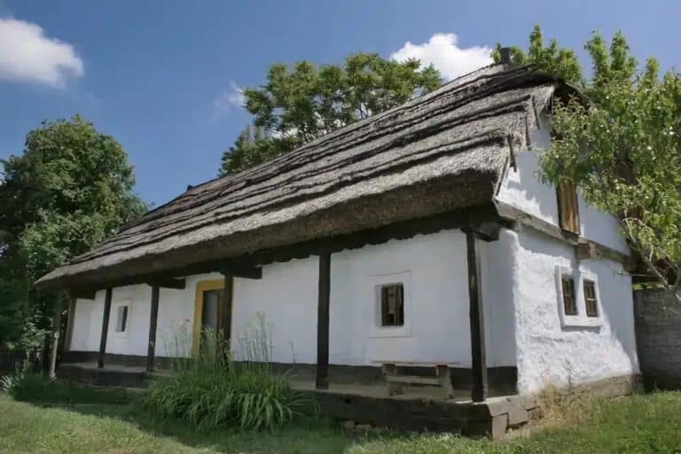 ferme traditionnelle roumaine