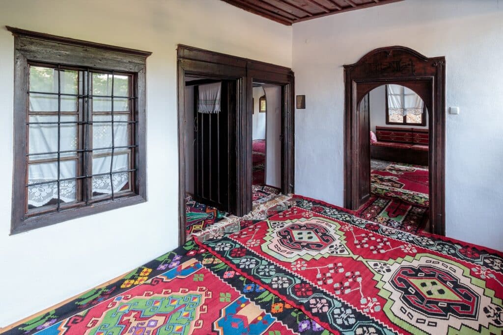 intérieur maison des derviches