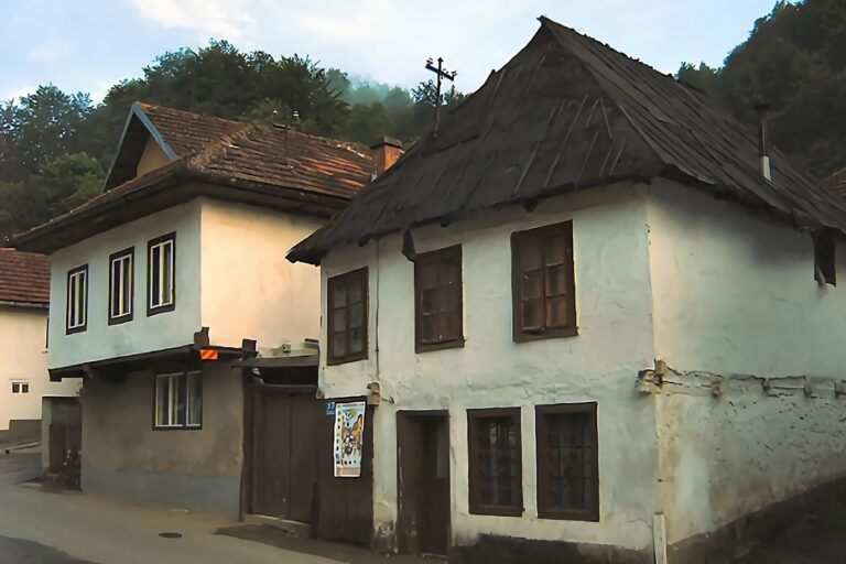 Les maisons à travers la Bosnie-Herzégovine
