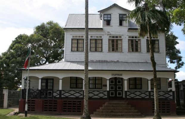 maison coloniale suriname