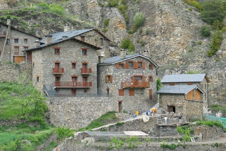 Les maisons à travers l'Andorre