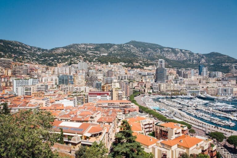 Les maisons à travers Monaco
