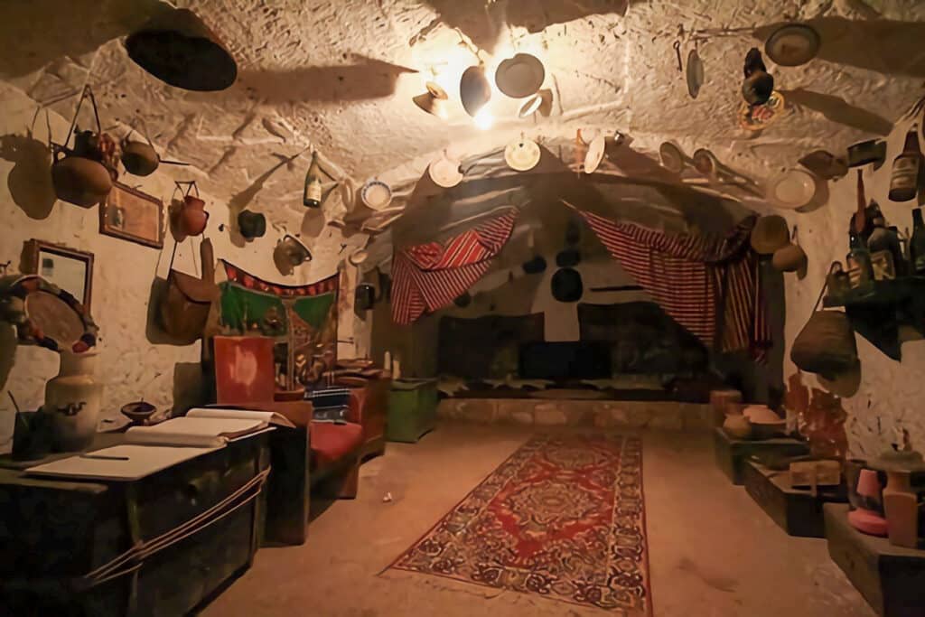 intérieur maison troglodyte de Gharyan