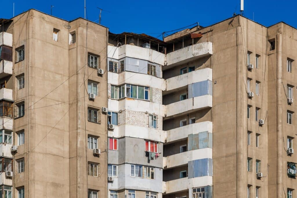 immeuble d'appartements au Kirghizistan