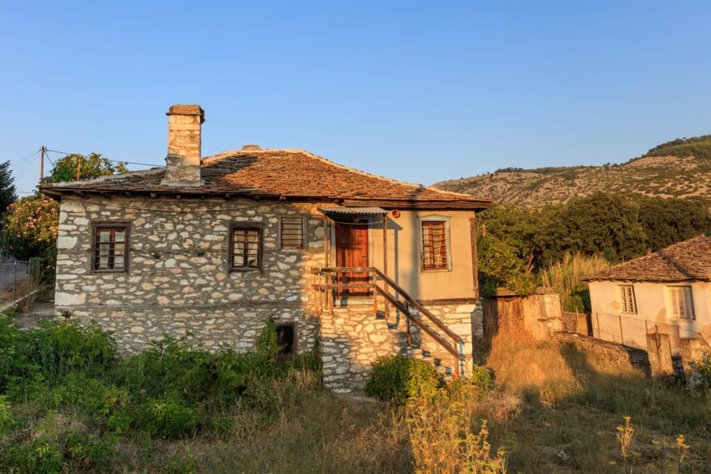 maison rurale macédonienne en pierre