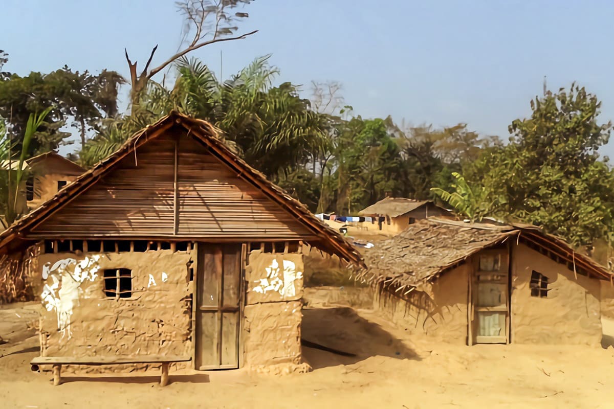 maisons traditionnelles au Liberia