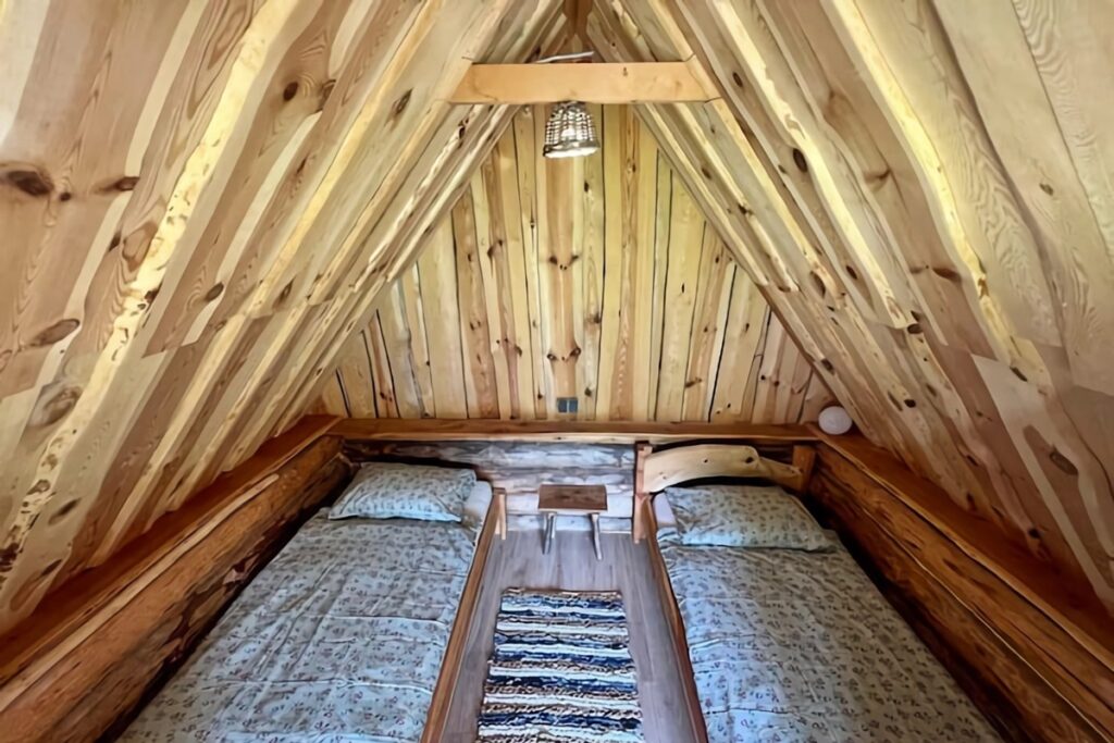 chambre bois tiny house Slovénie