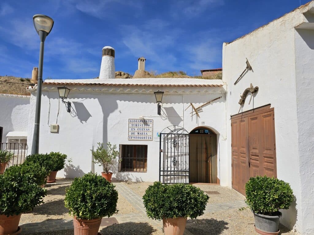 entrée maison traoglodyte à Guadix