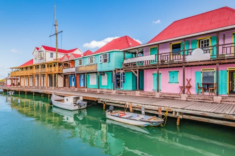 maisons typiques de l'archipel d'Antigua-et-Barbuda