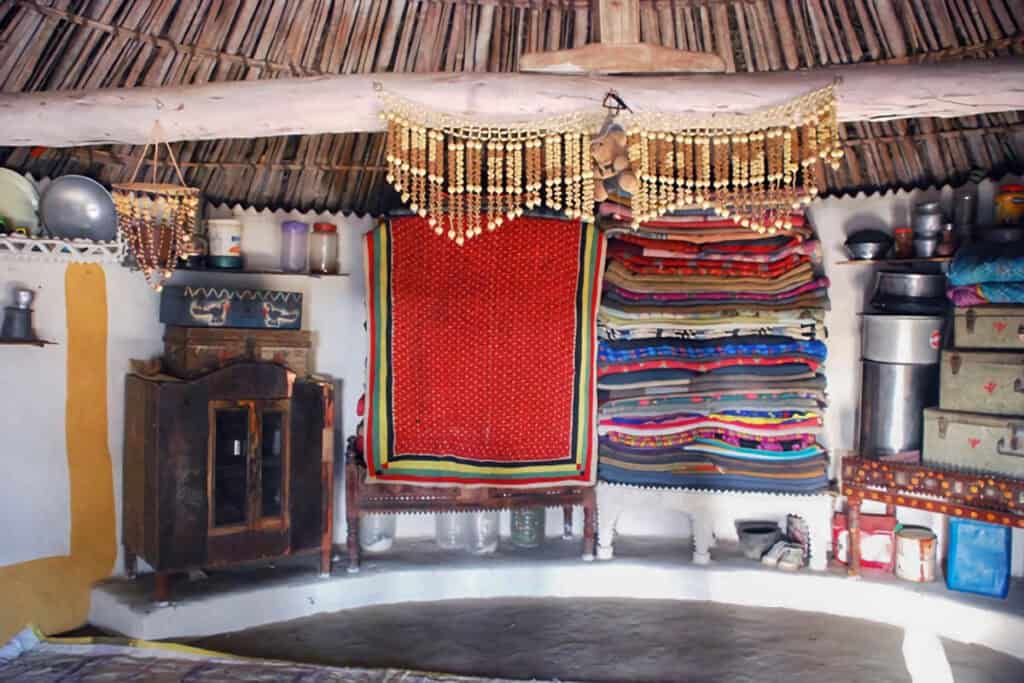 intérieur bhunga