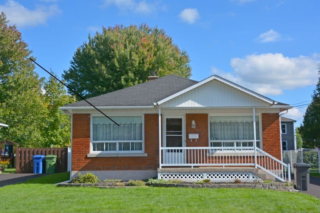 maison bungalow au Canada