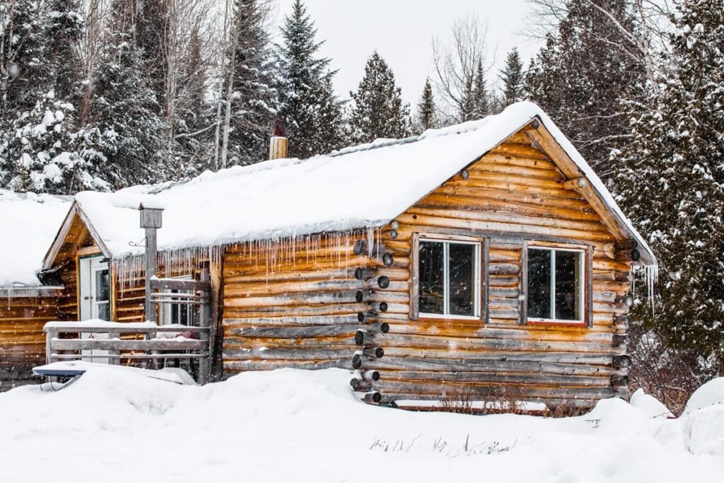 Chalet en bois rond au Canada