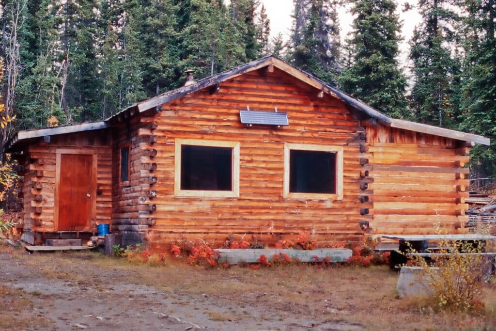 Chalet en bois rond au Canada