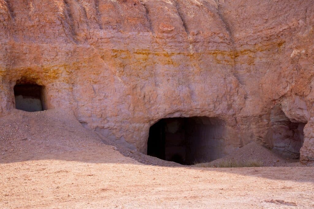 entrée de grotte à Coober Pedy