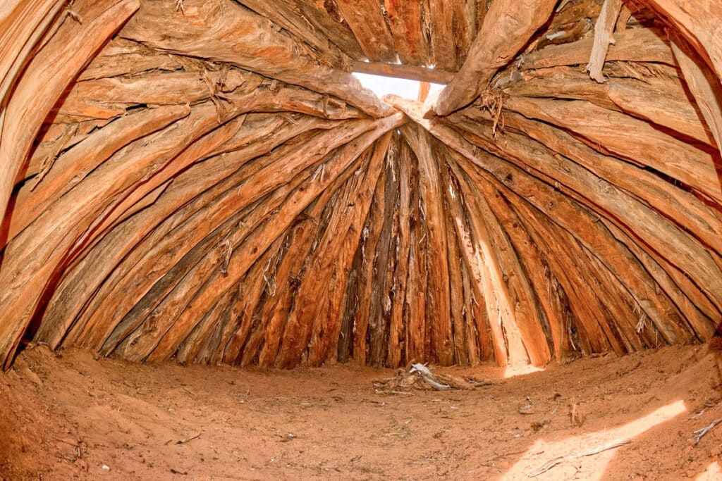 intérieur hogan navajo