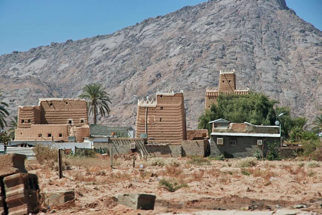 village asir avec maisons de boue