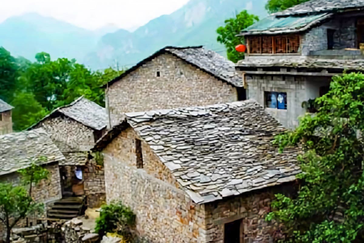 maisons en pierre Buyei