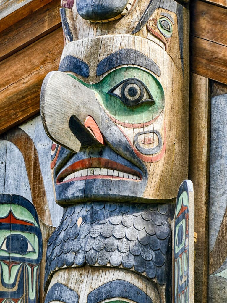 totem sculpté Haïda