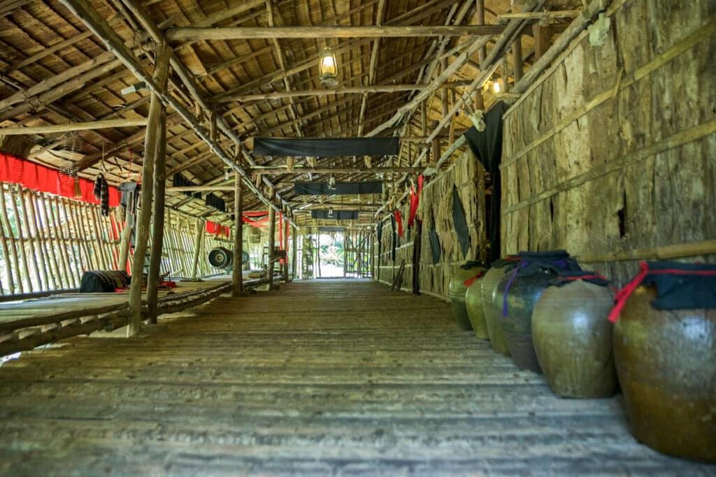 intérieur maison longue en Malaisie
