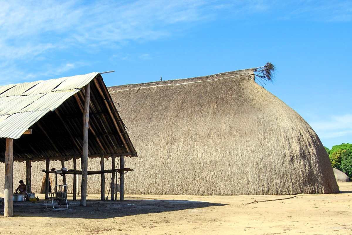 Malocas maisons longues peuple Xingu