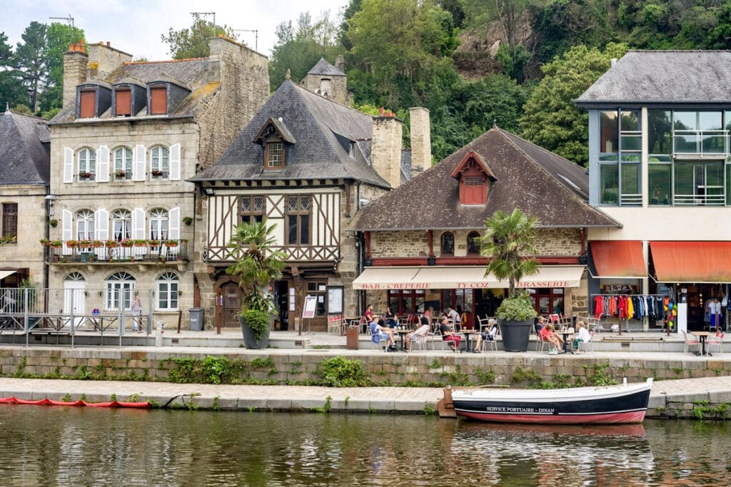 maison à pans de bois sur le port de Dinan