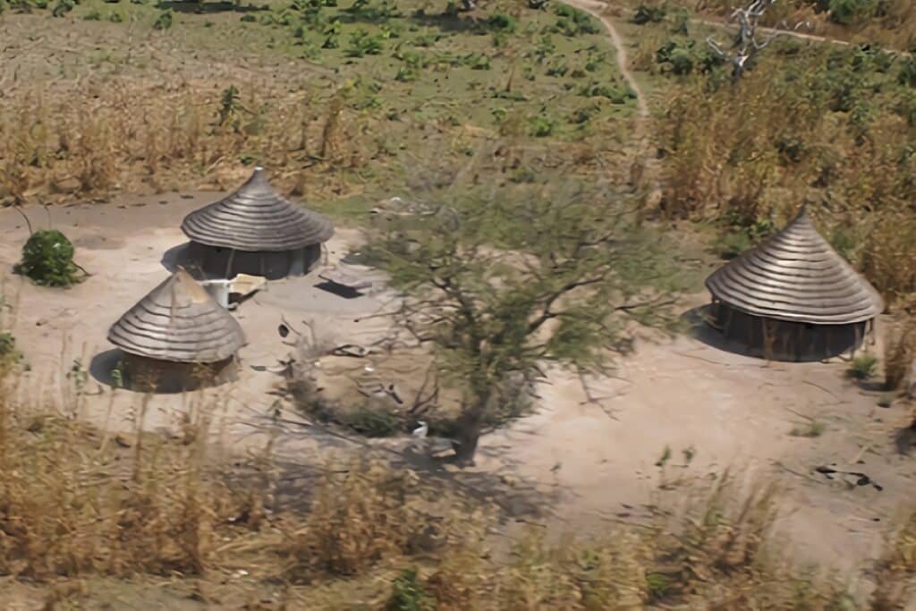 petit village dinka