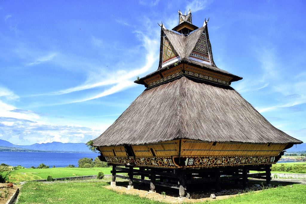 rumah adat Karo