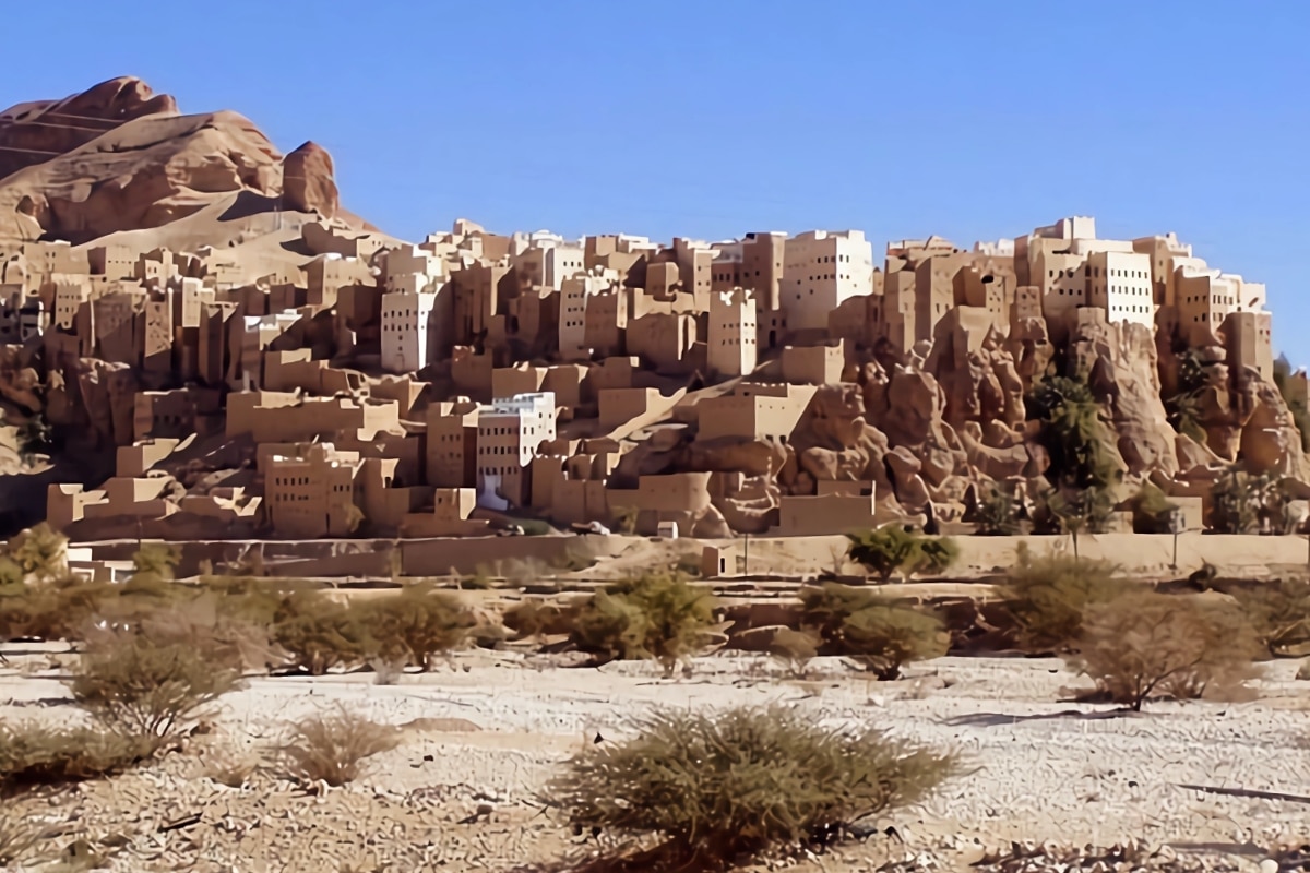 village en briques de terre de Wadi Hadramaout et Wadi Dawan