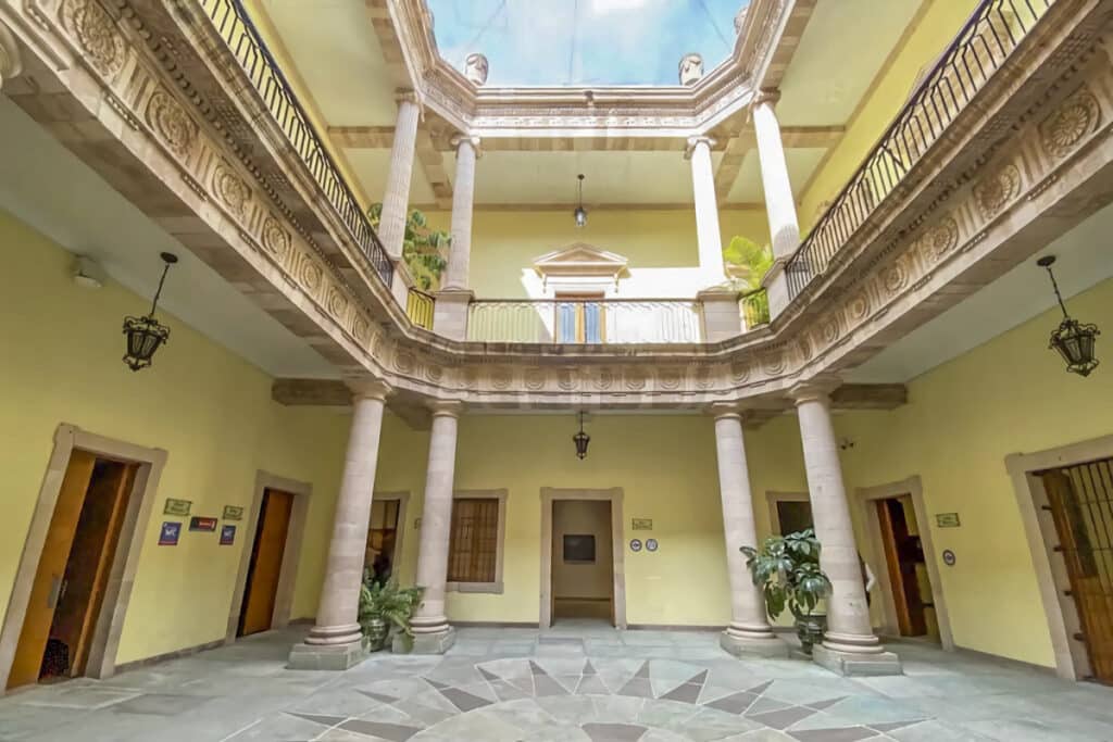 patio de la Casa del Conde Rul