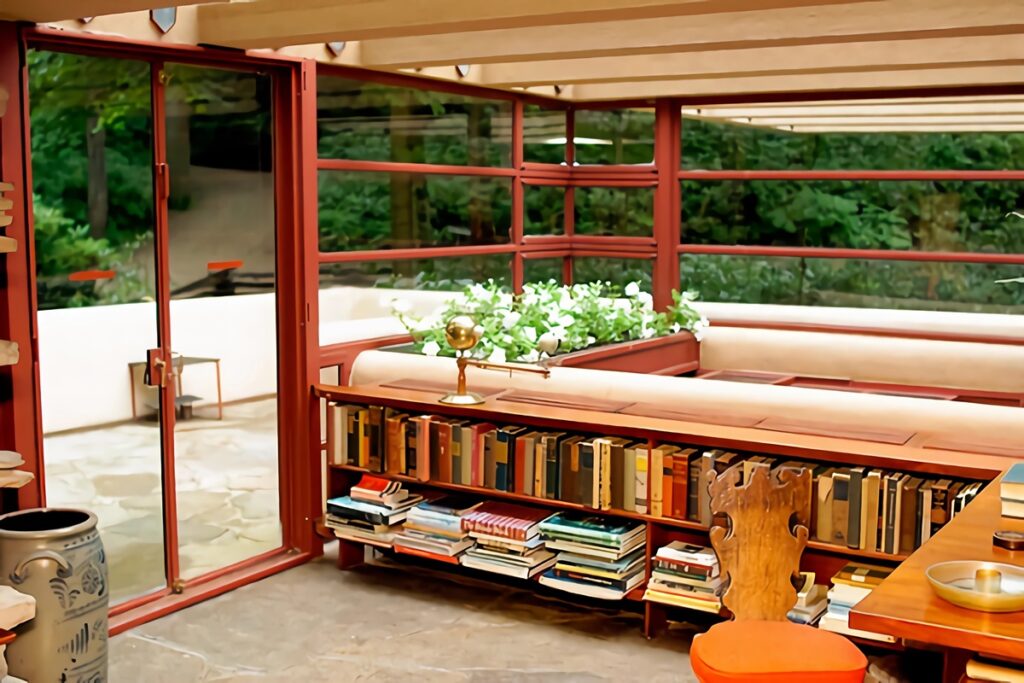 espace intérieur de la maisons sur la cascade
