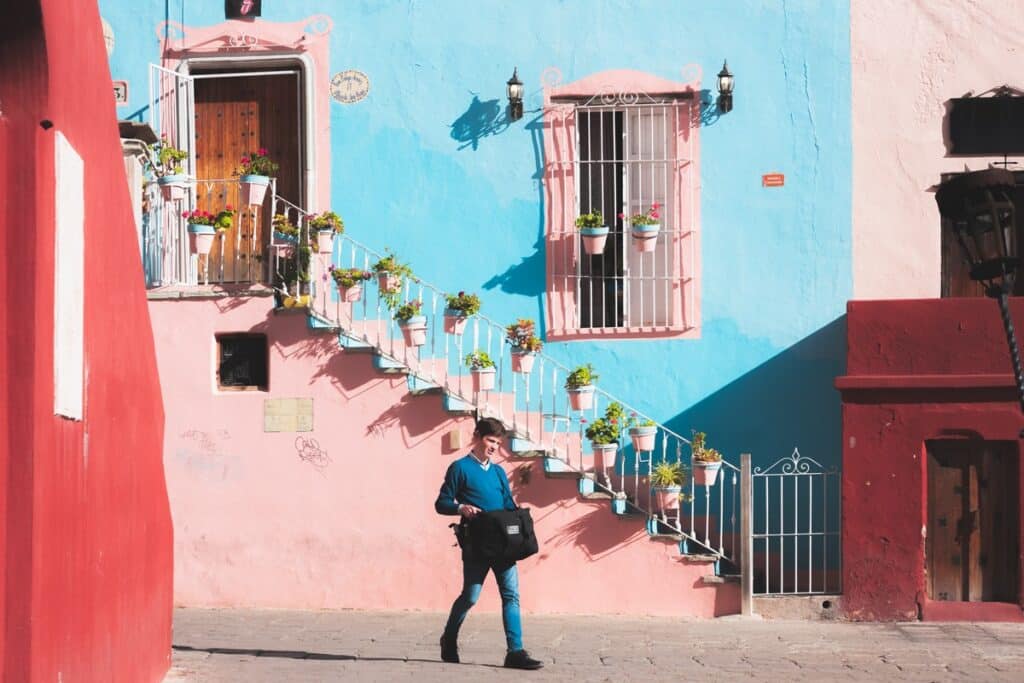 maison bleue et rose à Guanajuato