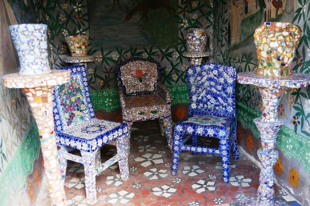 mobilier en mosaique