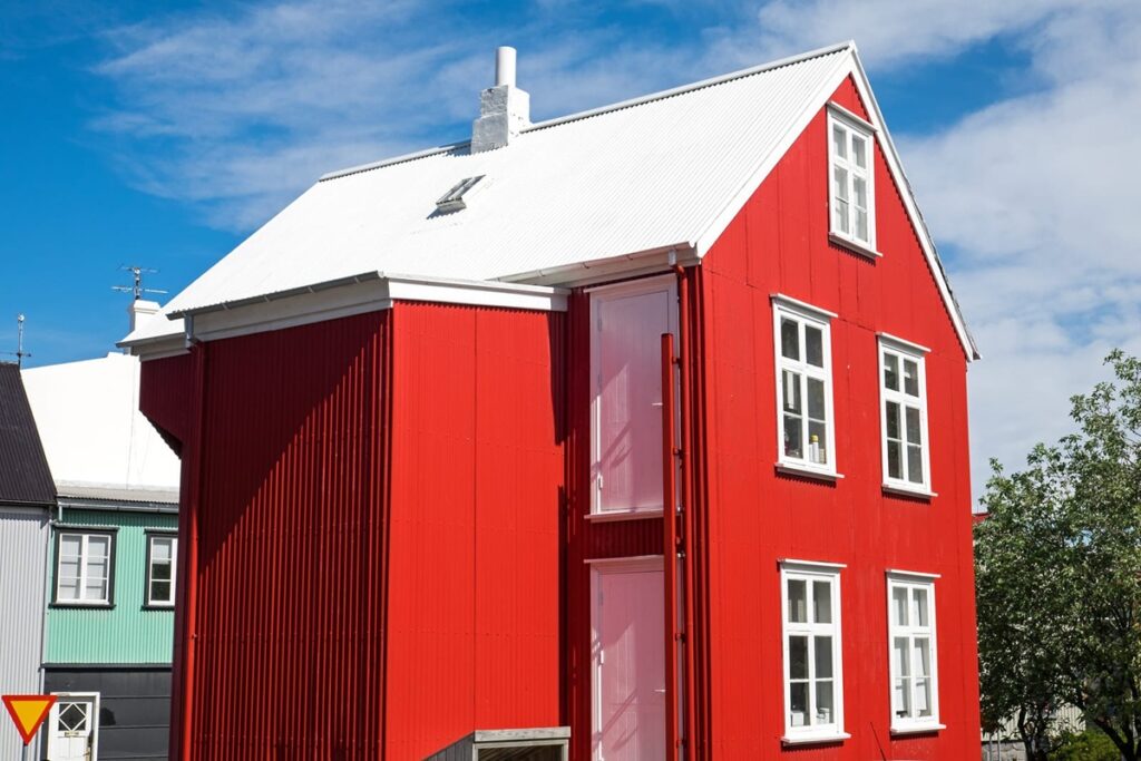 maison rouge à Reykjavik