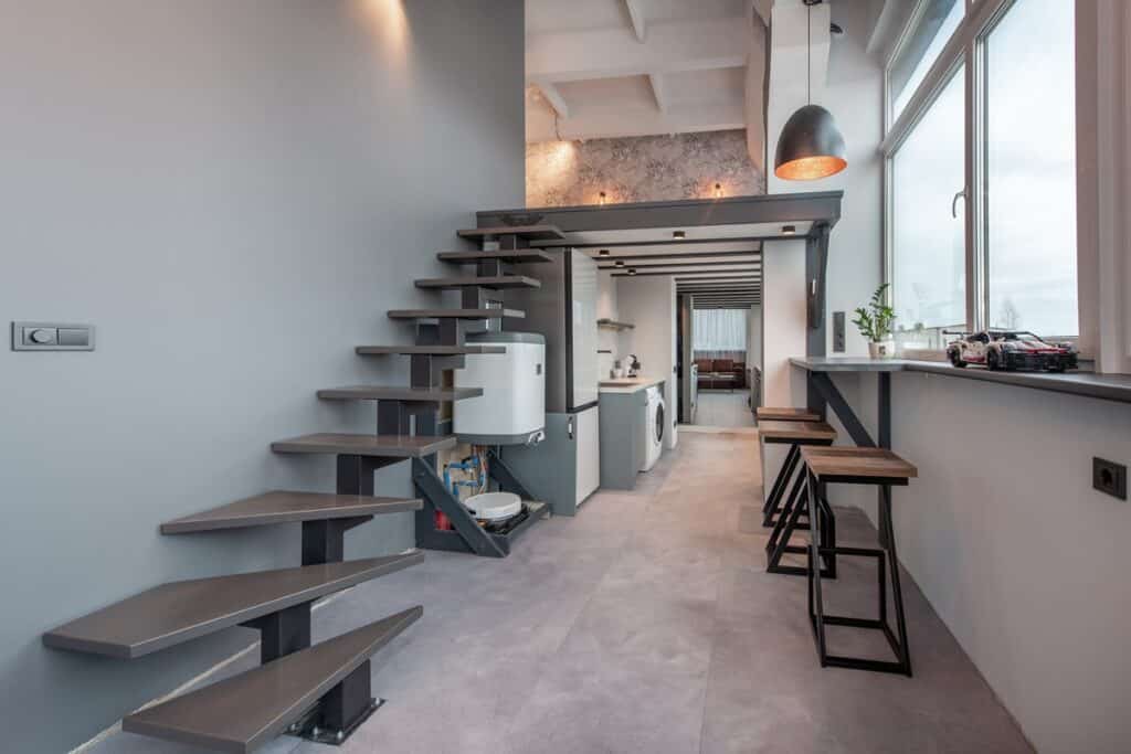 petit appartement haut plafond avec mezzanine