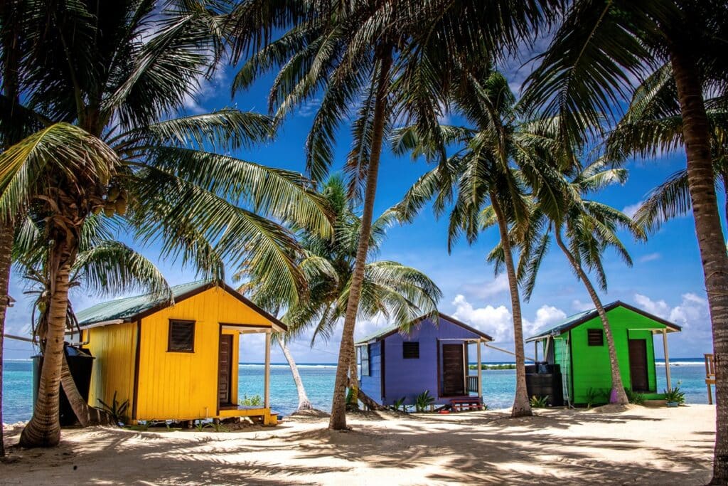 petites maisons colorées au Belize